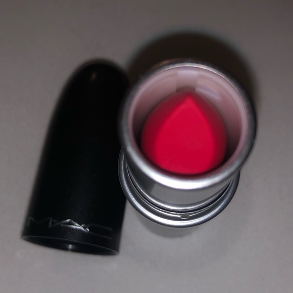 MAC Cosmetics Retro Matte Lipstick- 706 Relentlessly Red. Pink, Pigment, NWOT - Picture 2 of 4